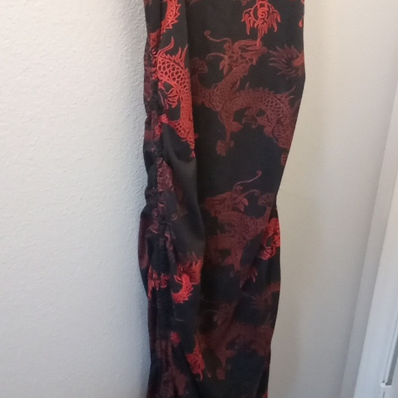 Vintage Chinese dragon dress - Picture 2 of 4